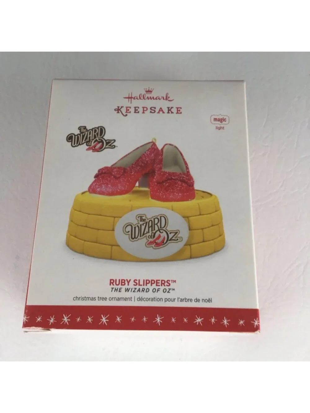 Hallmark Wizard of Oz Ruby Slippers Magic Light Christmas Ornament New 2016